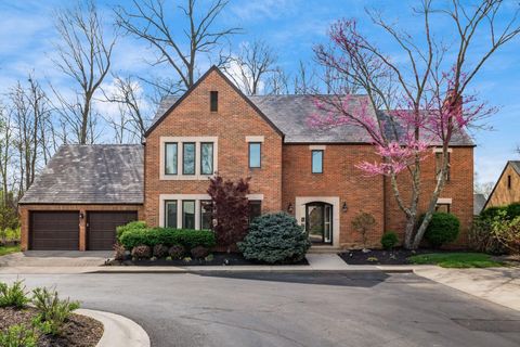 Photo of 8758 Dunsinane Drive, Dublin, OH 43017 (MLS # 226012167)