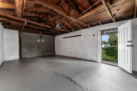 Tiny photo for 2122 Margaret Avenue, Columbus, OH 43219 (MLS # 225040591)
