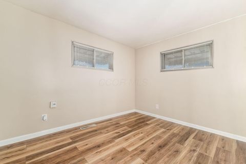 Tiny photo for 2122 Margaret Avenue, Columbus, OH 43219 (MLS # 225040591)