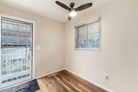 Tiny photo for 2122 Margaret Avenue, Columbus, OH 43219 (MLS # 225040591)