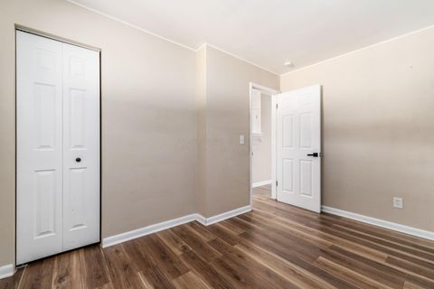 Tiny photo for 2122 Margaret Avenue, Columbus, OH 43219 (MLS # 225040591)