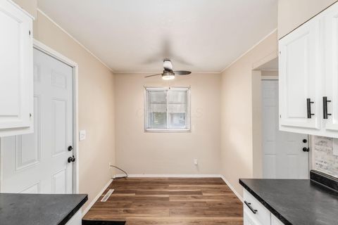 Tiny photo for 2122 Margaret Avenue, Columbus, OH 43219 (MLS # 225040591)