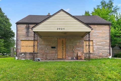 Photo of 2025 Aberdeen Avenue, Columbus, OH 43211 (MLS # 226024551)