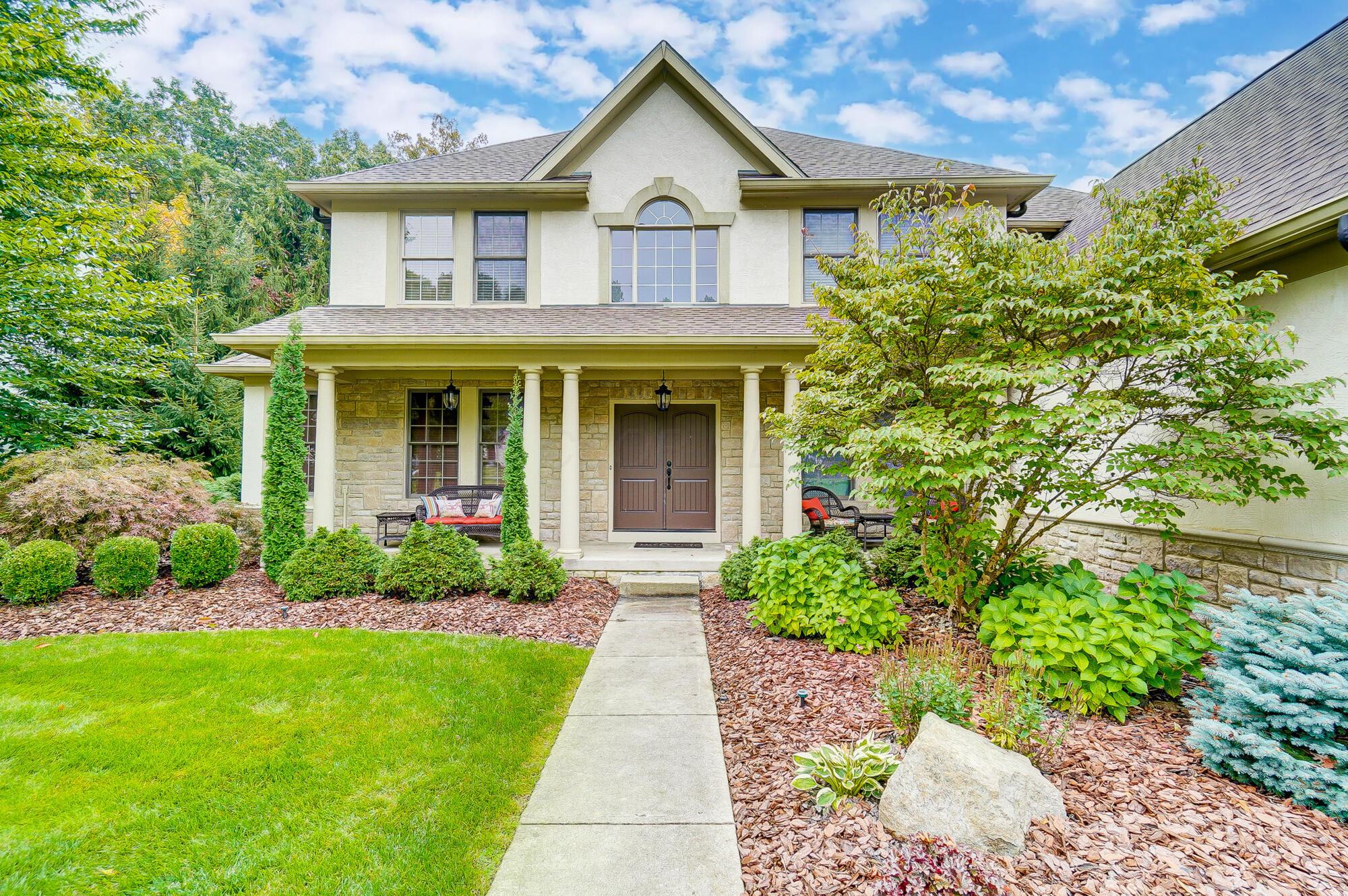 8639 Cavecreek Court, Powell, Ohio image 3