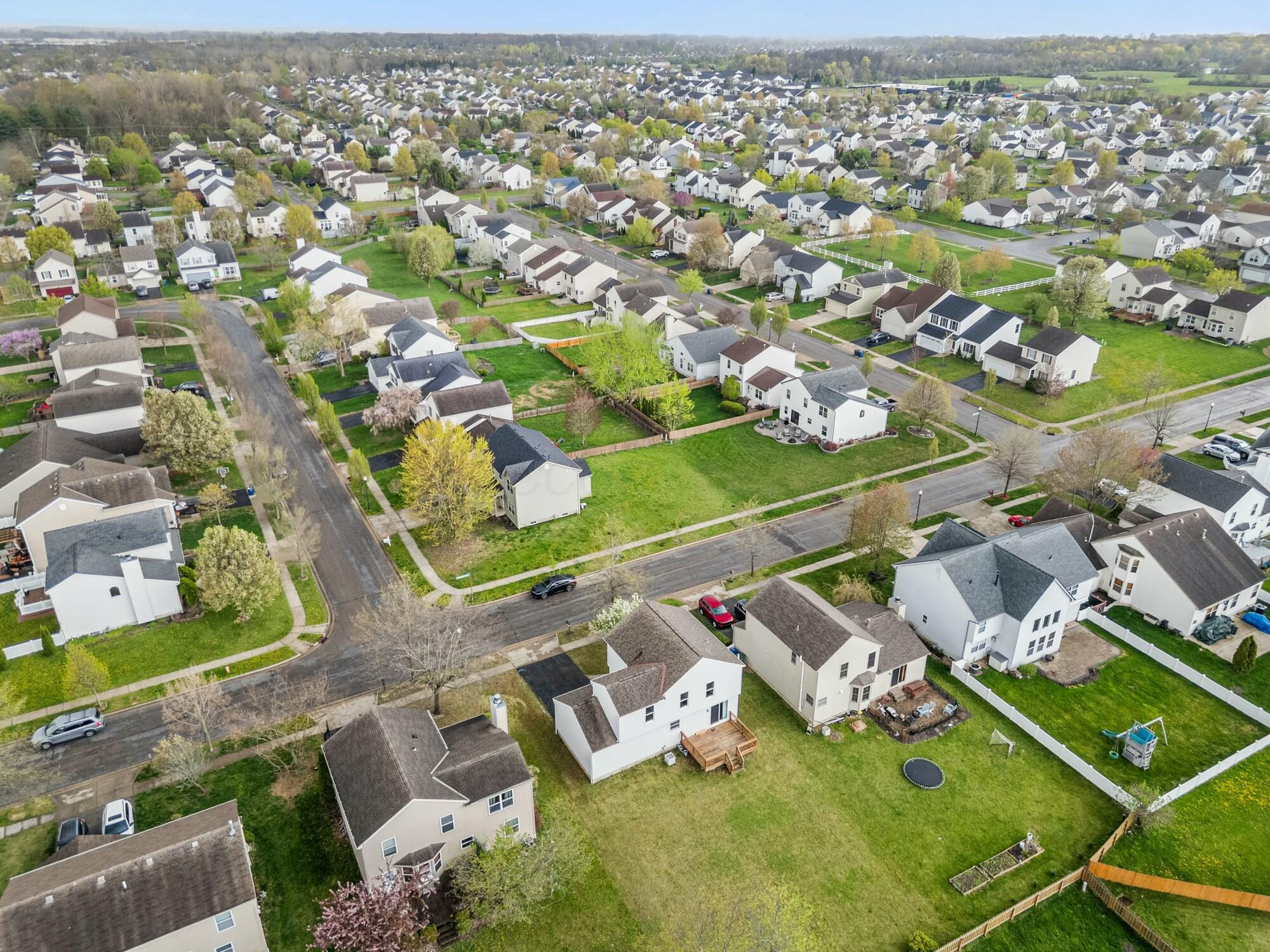 7910 Waggoner Run Drive, Blacklick, Ohio image 29
