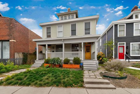 Photo of 1151 Summit Street, Columbus, OH 43201 (MLS # 225041195)
