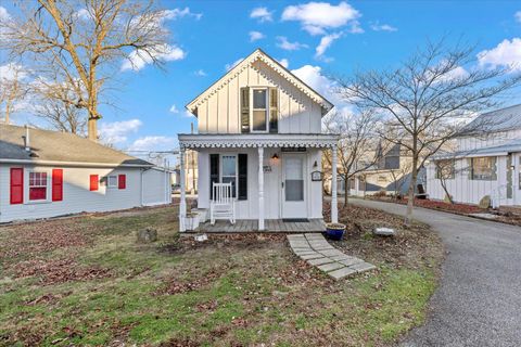 Photo of 115 6th Street, Lancaster, OH 43130 (MLS # 226001632)