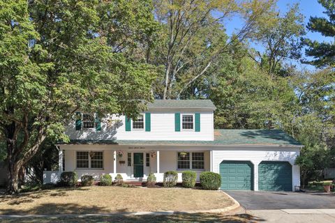 Photo of 554 Haymore Avenue N, Worthington, OH 43085 (MLS # 225035801) Photo of 554 Haymore Avenue N, Worthington, OH 43085 (MLS # 225035801)