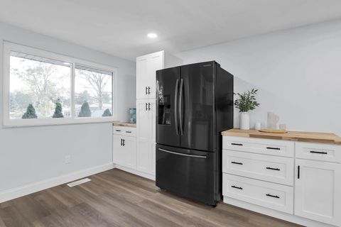 Tiny photo for 1421 Bosworth Place, Columbus, OH 43229 (MLS # 225037481)