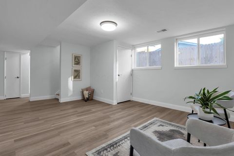 Tiny photo for 1421 Bosworth Place, Columbus, OH 43229 (MLS # 225037481)