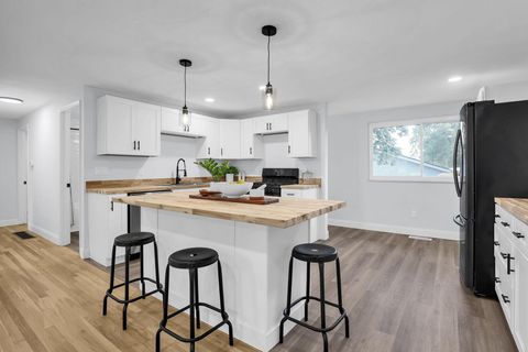 Tiny photo for 1421 Bosworth Place, Columbus, OH 43229 (MLS # 225037481)