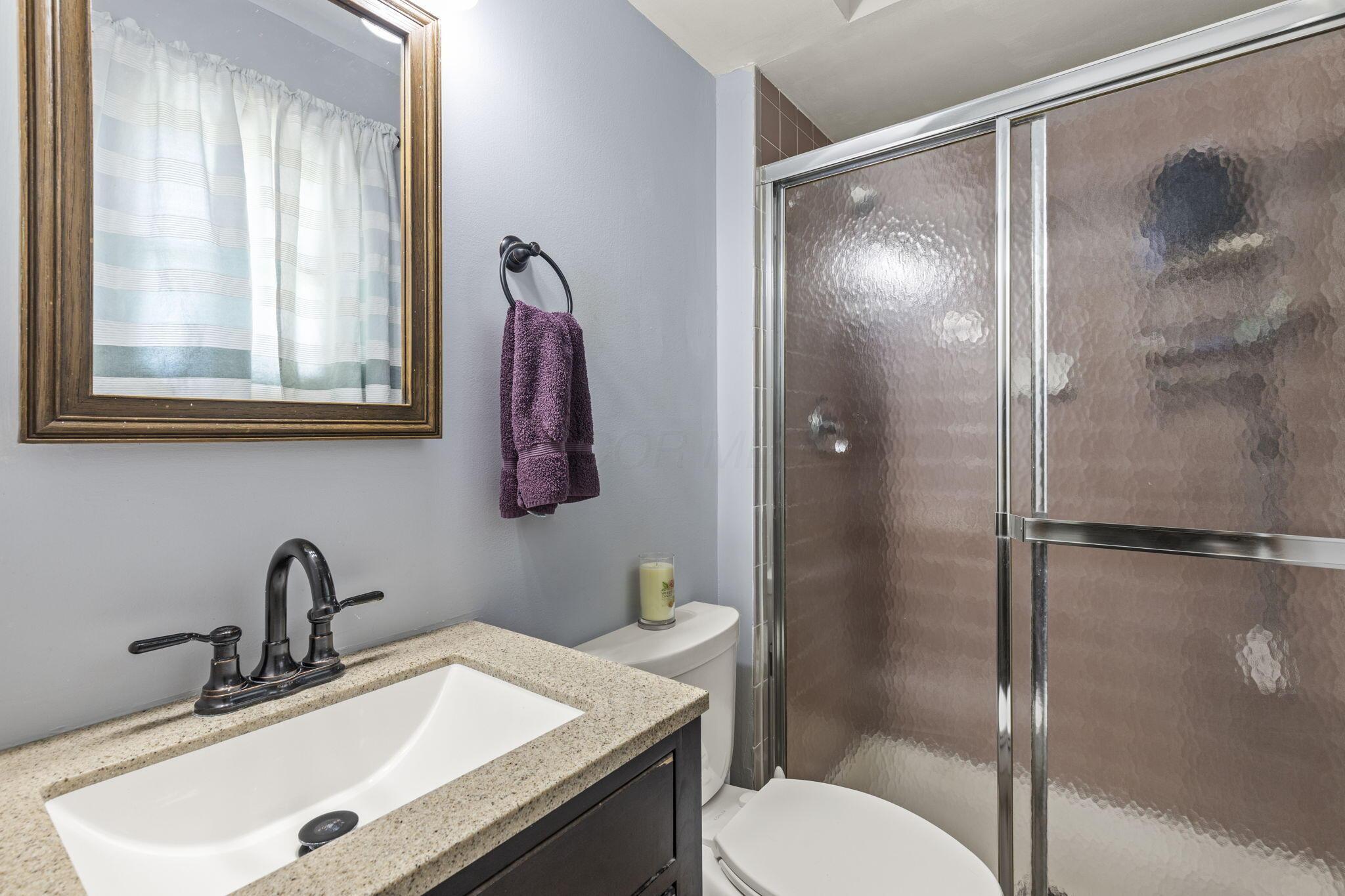2445 Parkview Drive, Grove City, Ohio image 28