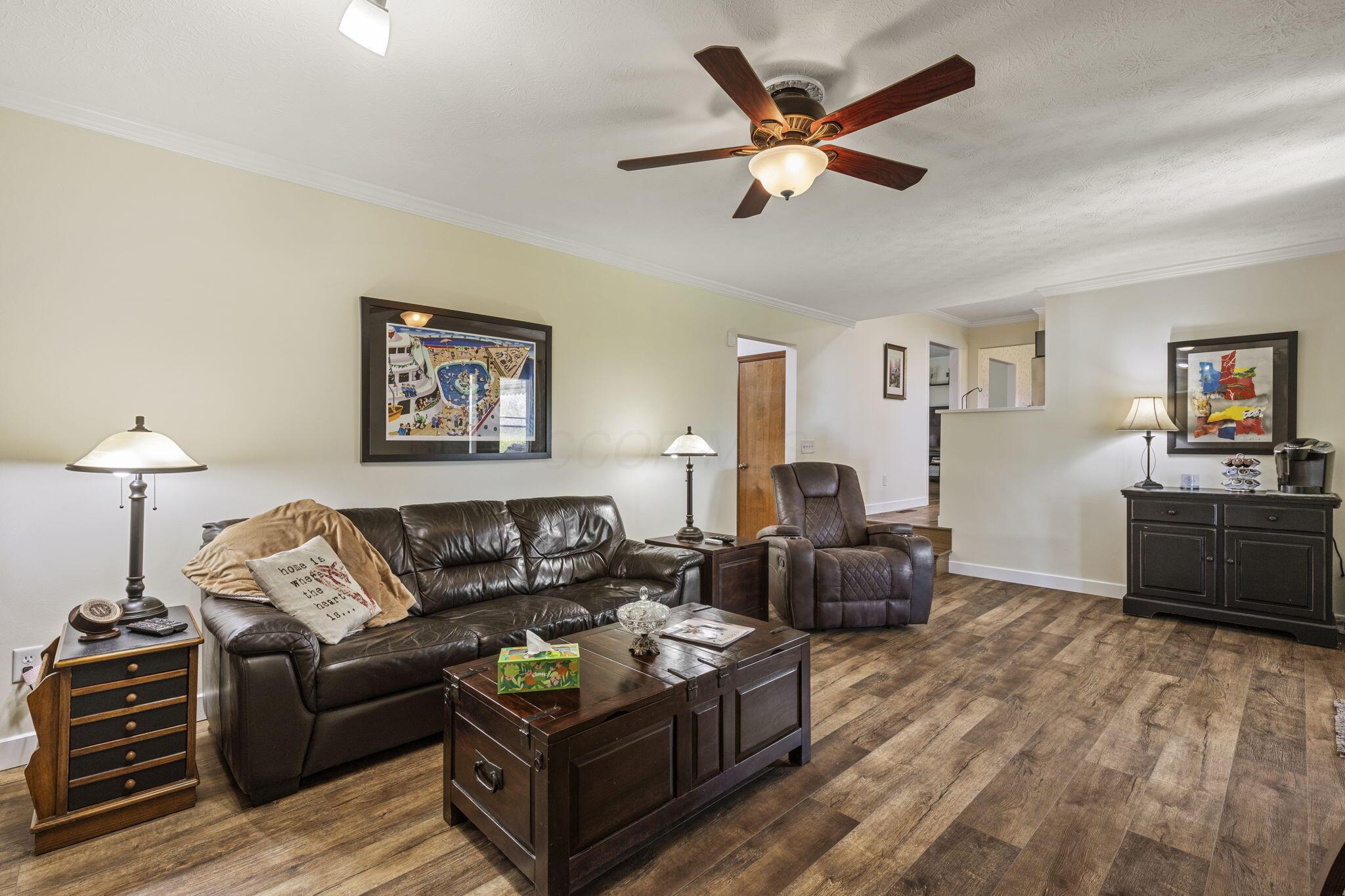2445 Parkview Drive, Grove City, Ohio image 22