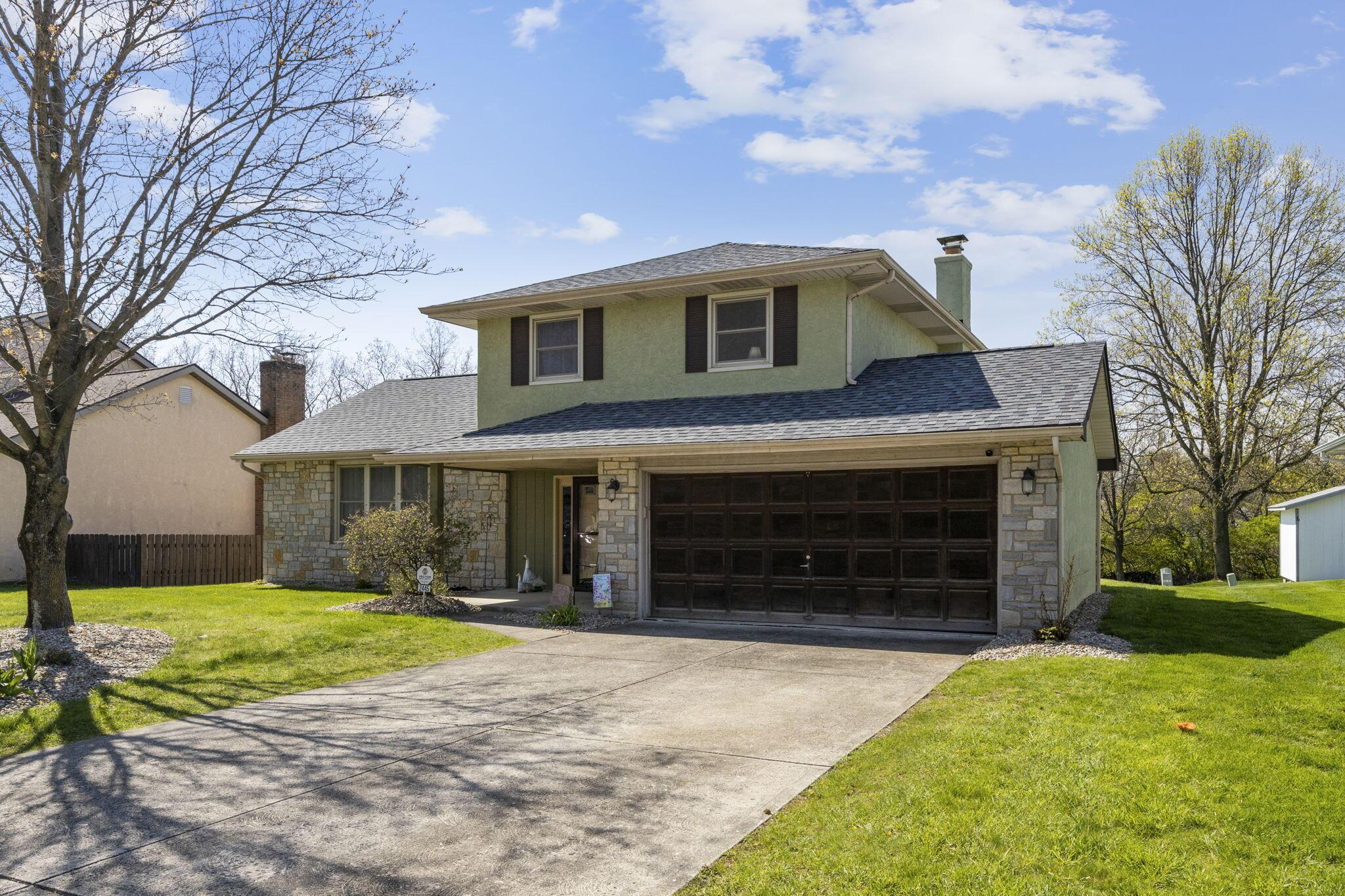 2445 Parkview Drive, Grove City, Ohio image 3