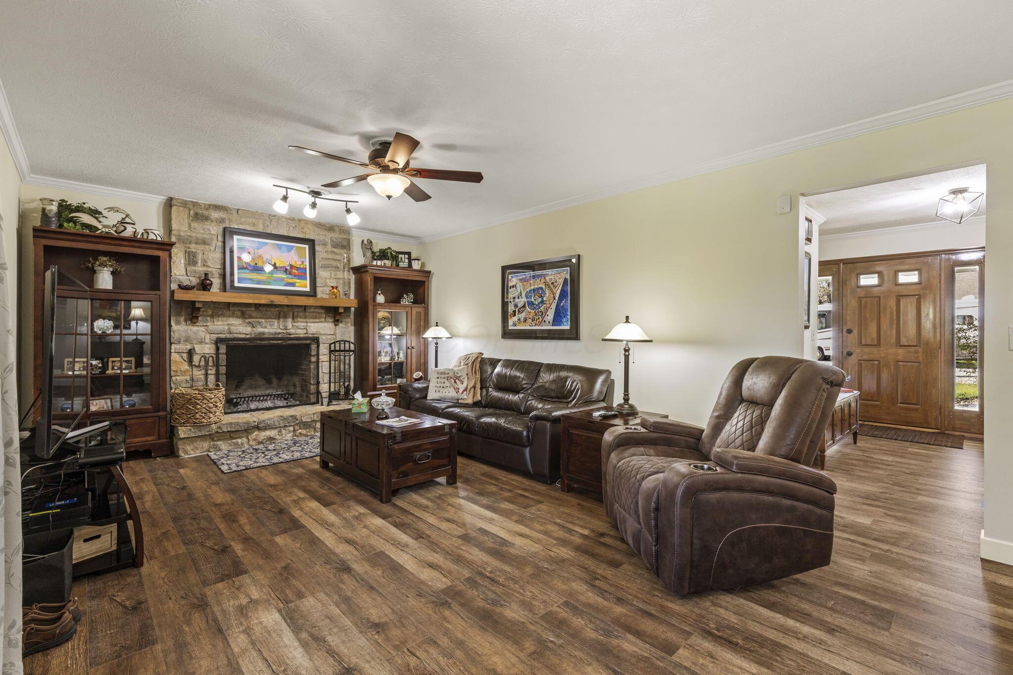2445 Parkview Drive, Grove City, Ohio image 21