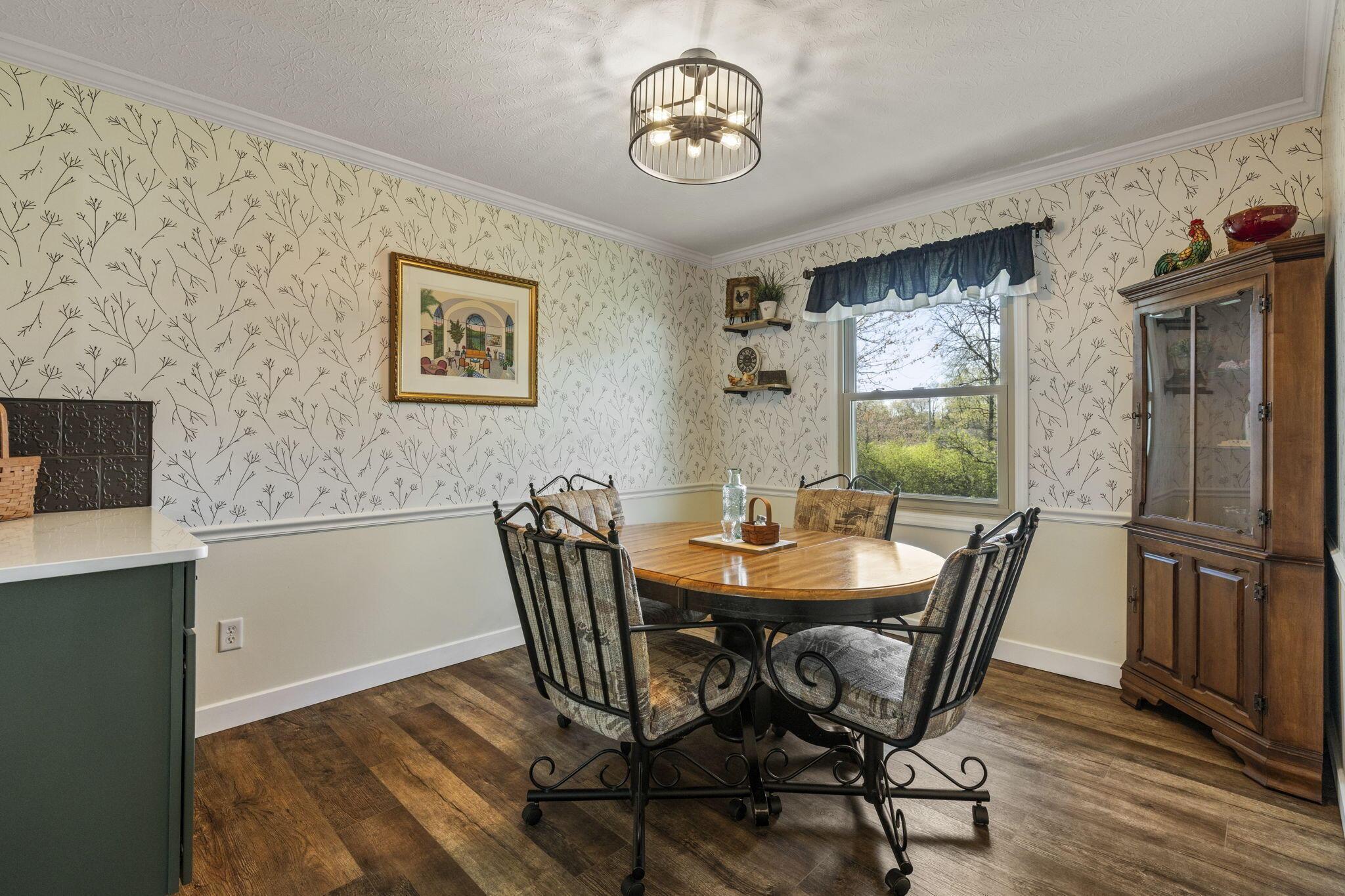2445 Parkview Drive, Grove City, Ohio image 13