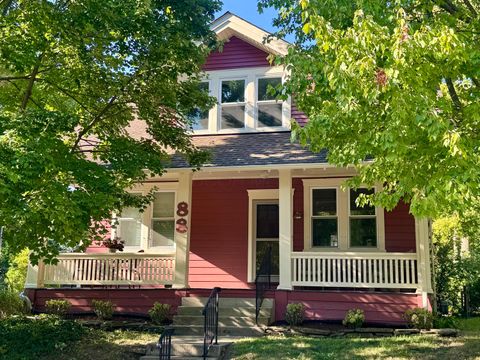 Photo of 88 W Kenworth Road, Columbus, OH 43214 (MLS # 225037710)
