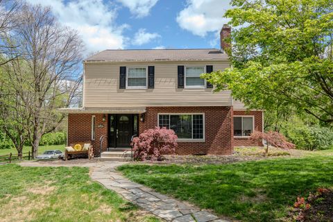 Photo of 1400 N Hague Avenue, Columbus, OH 43204 (MLS # 226013820)
