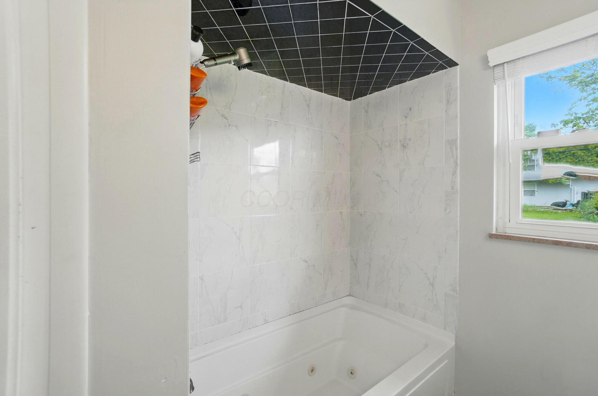 1096 Lancaster Avenue, Reynoldsburg, Ohio image 35