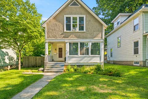 Photo of 208 E Northwood Avenue, Columbus, OH 43201 (MLS # 226030463)