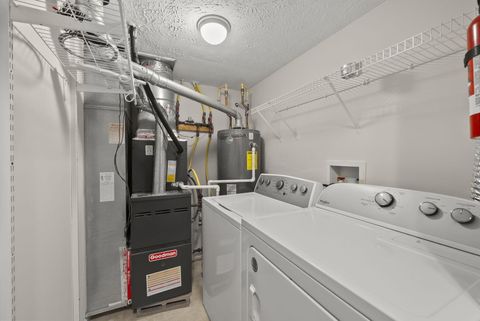 Tiny photo for 6260 Hampton Green Place 16C #16C, Dublin, OH 43016 (MLS # 225044445)