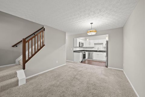 Tiny photo for 6260 Hampton Green Place 16C #16C, Dublin, OH 43016 (MLS # 225044445)