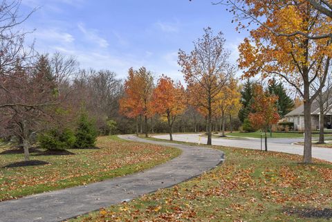 Tiny photo for 6260 Hampton Green Place 16C #16C, Dublin, OH 43016 (MLS # 225044445)