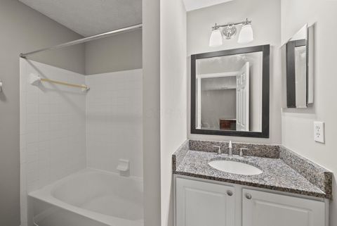 Tiny photo for 6260 Hampton Green Place 16C #16C, Dublin, OH 43016 (MLS # 225044445)