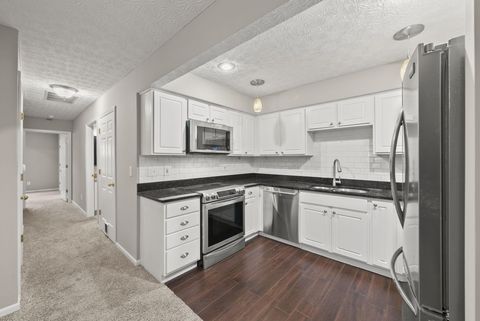 Tiny photo for 6260 Hampton Green Place 16C #16C, Dublin, OH 43016 (MLS # 225044445)