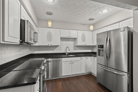 Tiny photo for 6260 Hampton Green Place 16C #16C, Dublin, OH 43016 (MLS # 225044445)