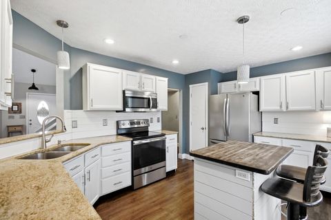 Tiny photo for 756 Infantry Drive, Galloway, OH 43119 (MLS # 225040267)