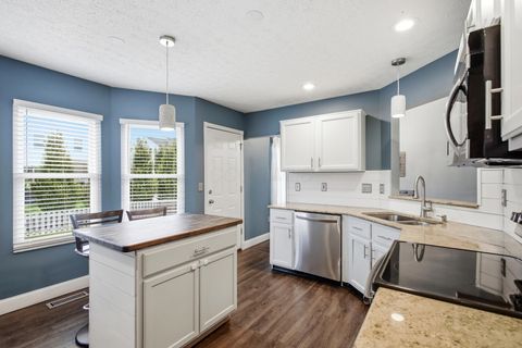 Tiny photo for 756 Infantry Drive, Galloway, OH 43119 (MLS # 225040267)