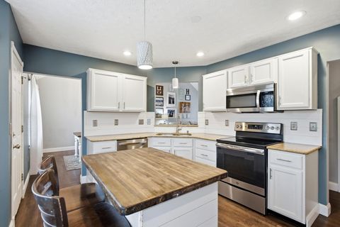 Tiny photo for 756 Infantry Drive, Galloway, OH 43119 (MLS # 225040267)