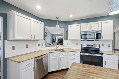 Tiny photo for 756 Infantry Drive, Galloway, OH 43119 (MLS # 225040267)