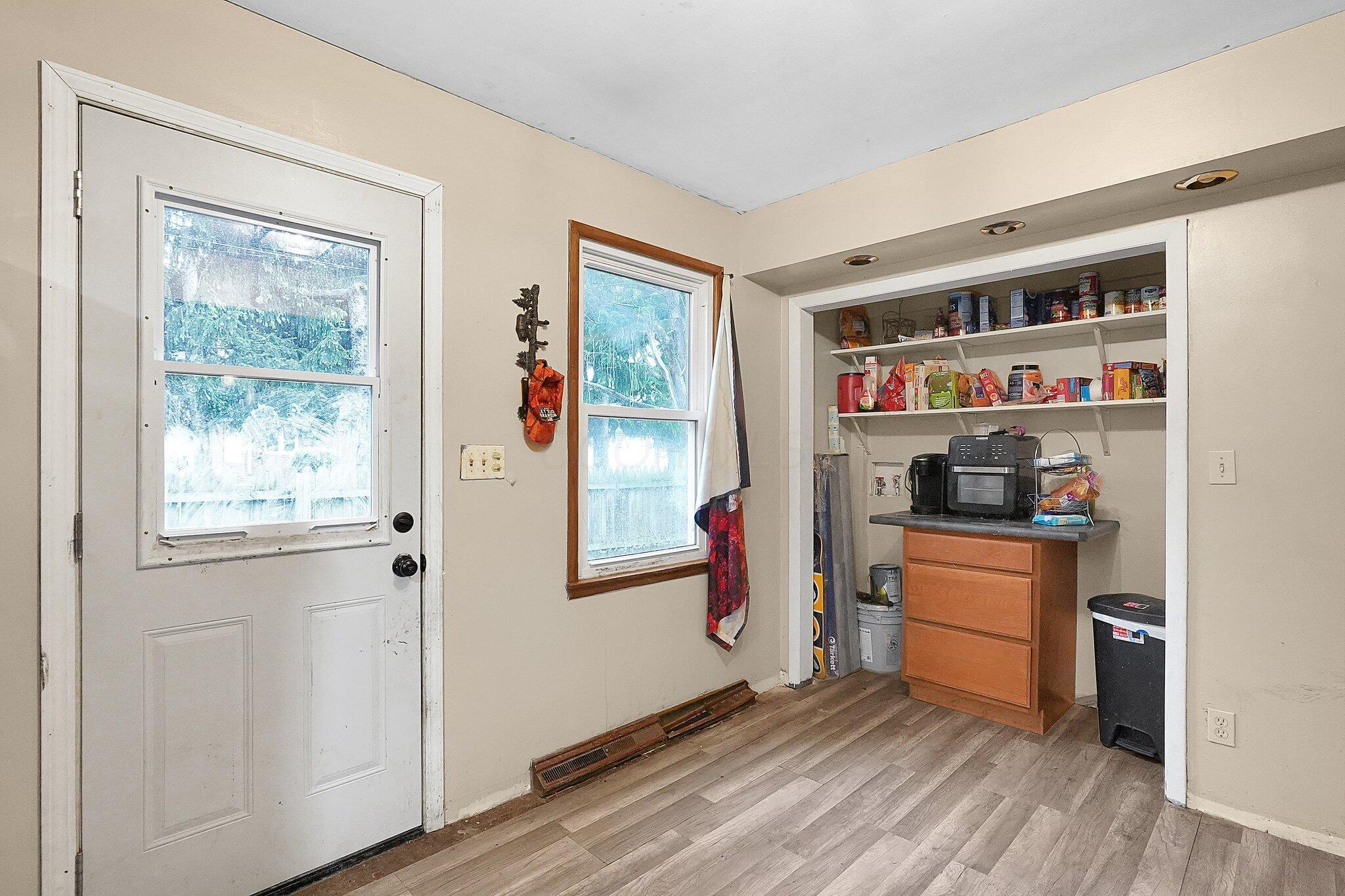 700 N Henry Street, Crestline, Ohio image 9