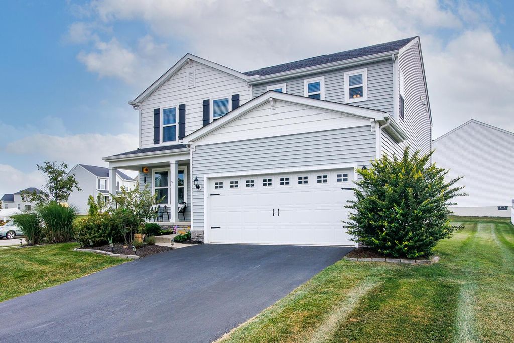 Photo of 416 Fox Drive, Johnstown, OH 43031 (MLS # 226014159)