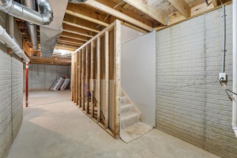 Tiny photo for 2618 Clybourne Road, Columbus, OH 43231 (MLS # 225045260)