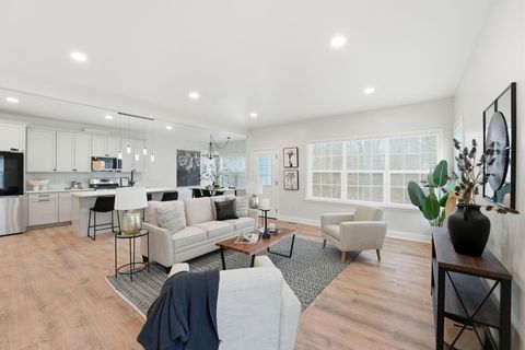 Tiny photo for 2618 Clybourne Road, Columbus, OH 43231 (MLS # 225045260)