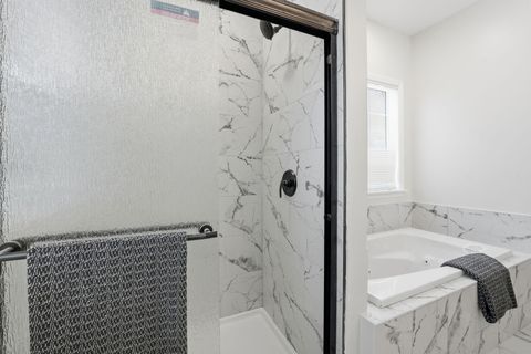 Tiny photo for 2618 Clybourne Road, Columbus, OH 43231 (MLS # 225045260)