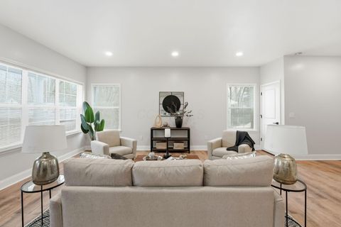 Tiny photo for 2618 Clybourne Road, Columbus, OH 43231 (MLS # 225045260)