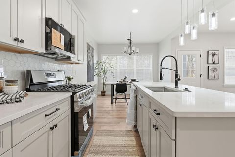 Tiny photo for 2618 Clybourne Road, Columbus, OH 43231 (MLS # 225045260)