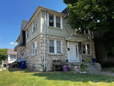 Photo of 738 N Dawson Avenue, Columbus, OH 43219 (MLS # 226002028)