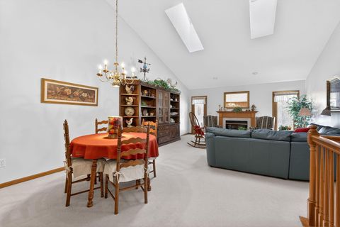 Photo of 118 Hanover Court, Delaware, OH 43015 (MLS # 226010010)