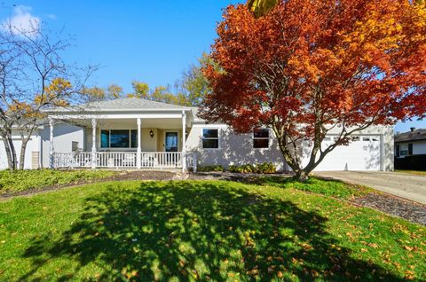 Photo of 3060 Sawyer Drive, Grove City, OH 43123 (MLS # 225042310)