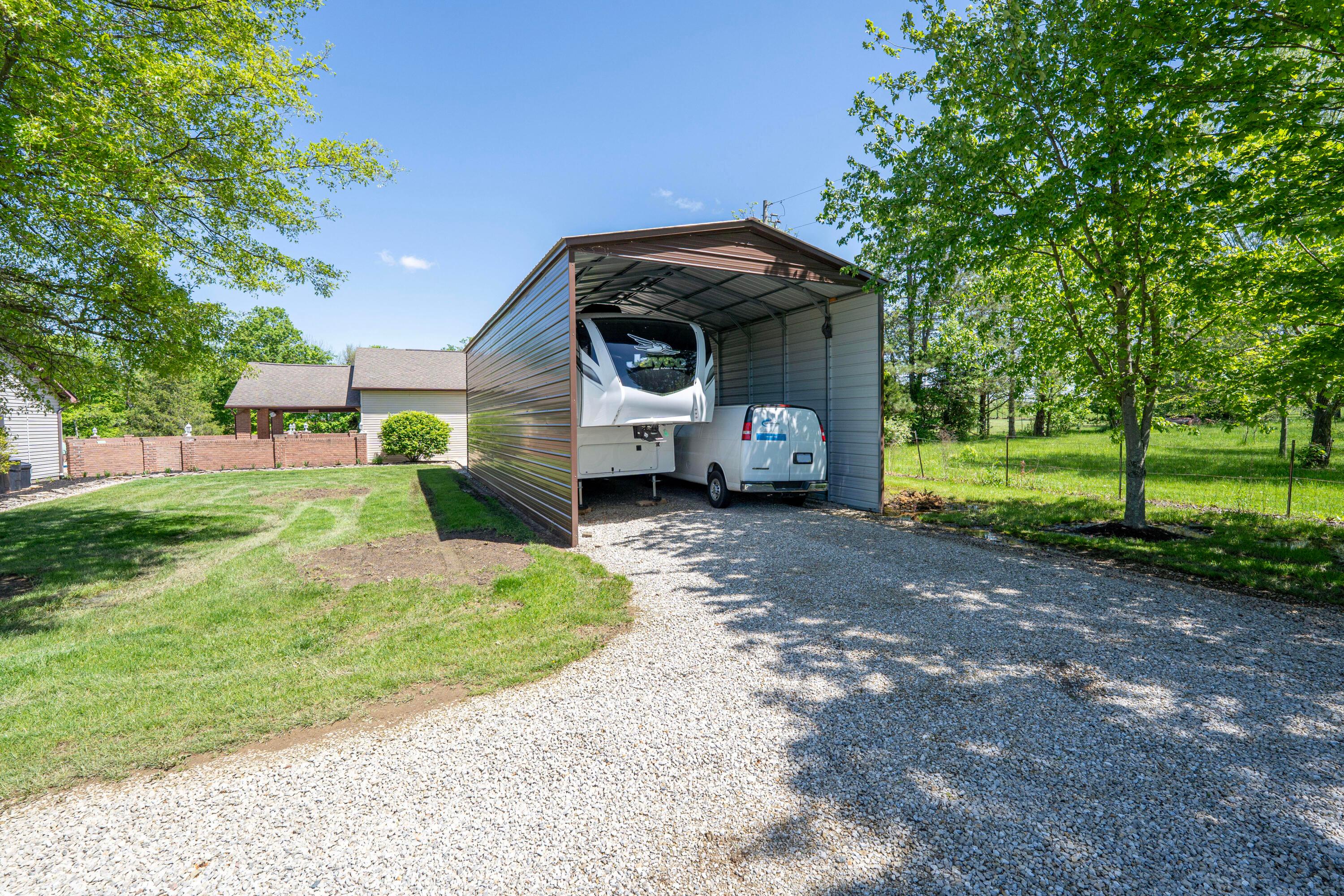 7684 Stout Road, Circleville, Ohio image 40