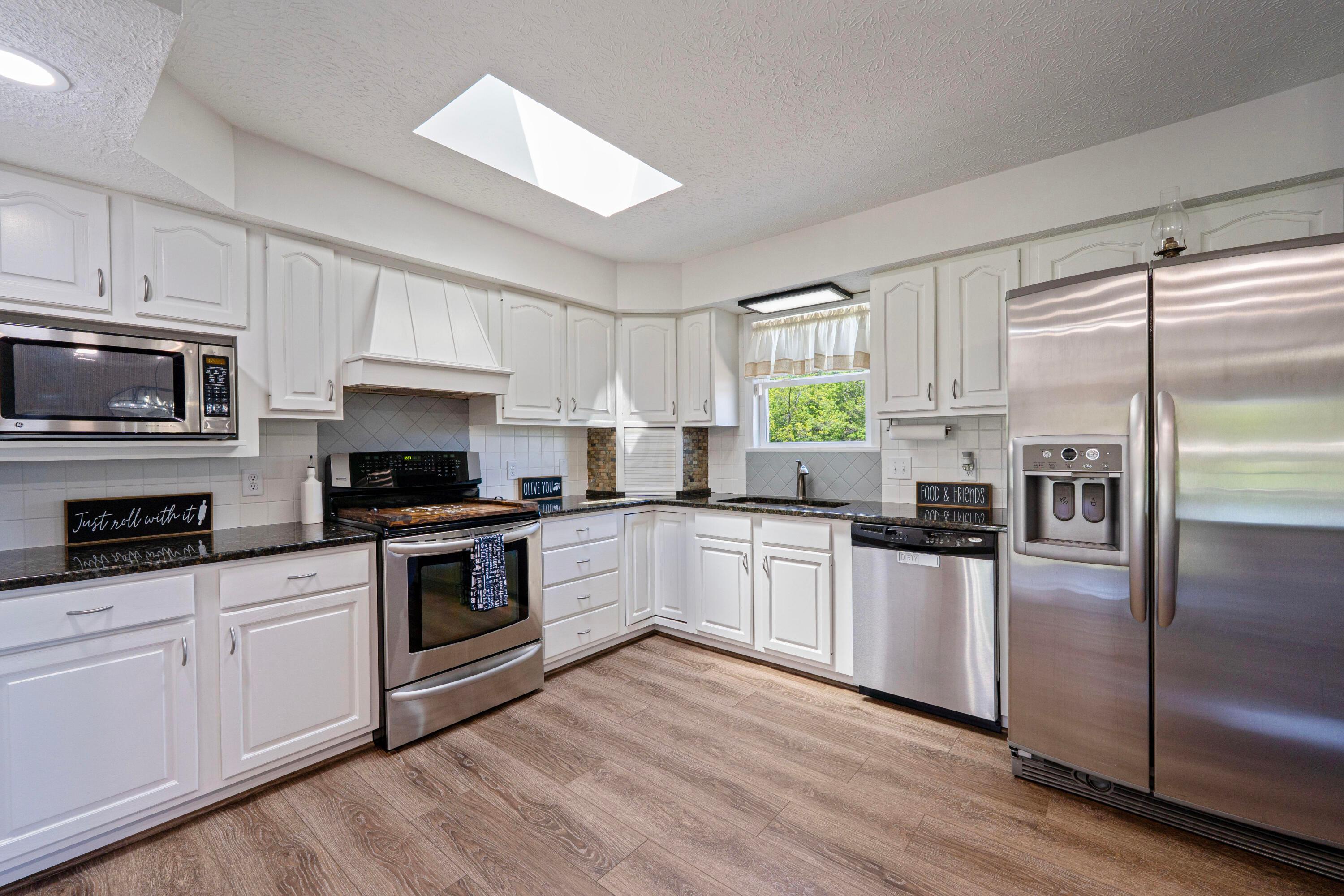 7684 Stout Road, Circleville, Ohio image 16