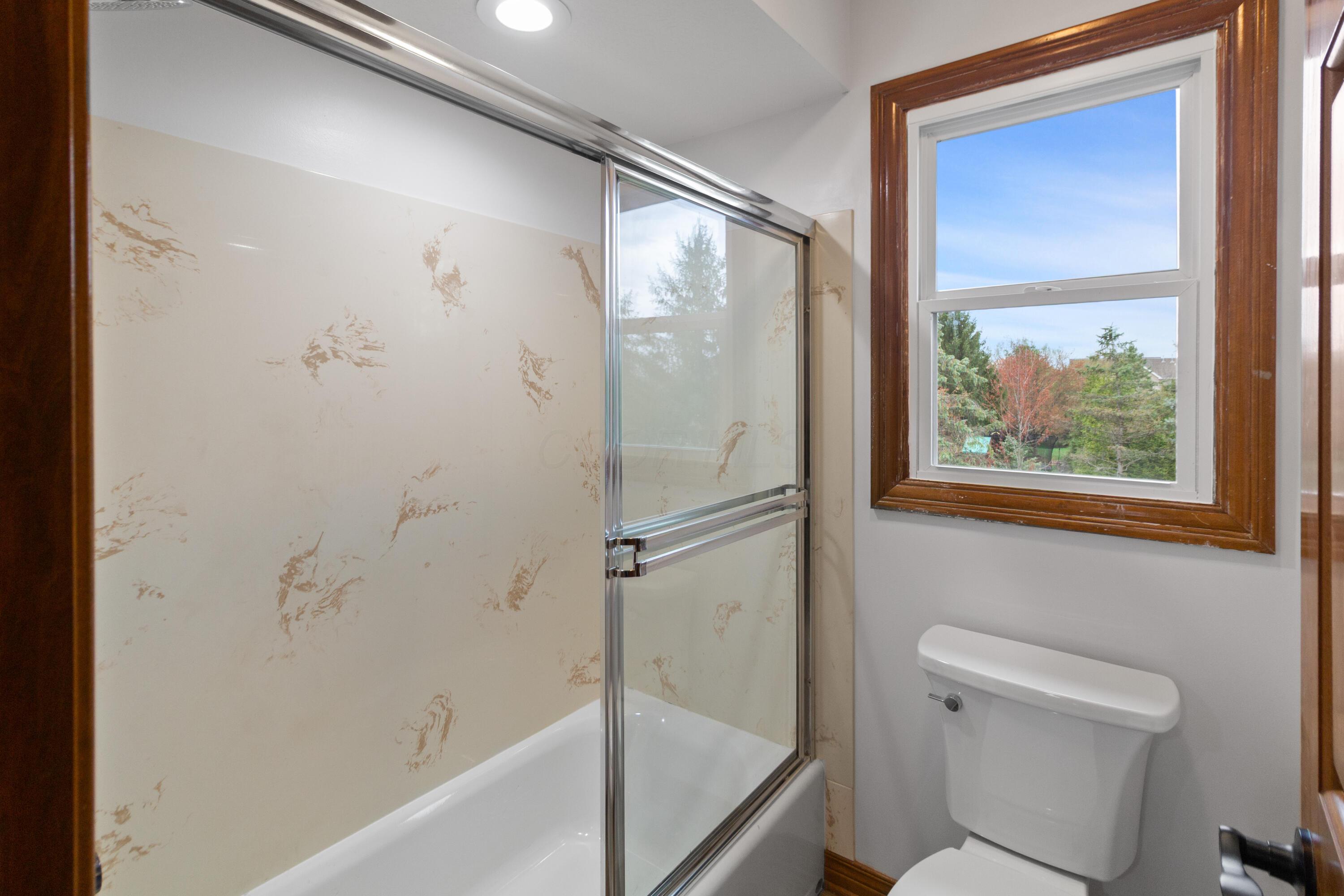 4884 Avondale Ridge Drive, Dublin, Ohio image 33