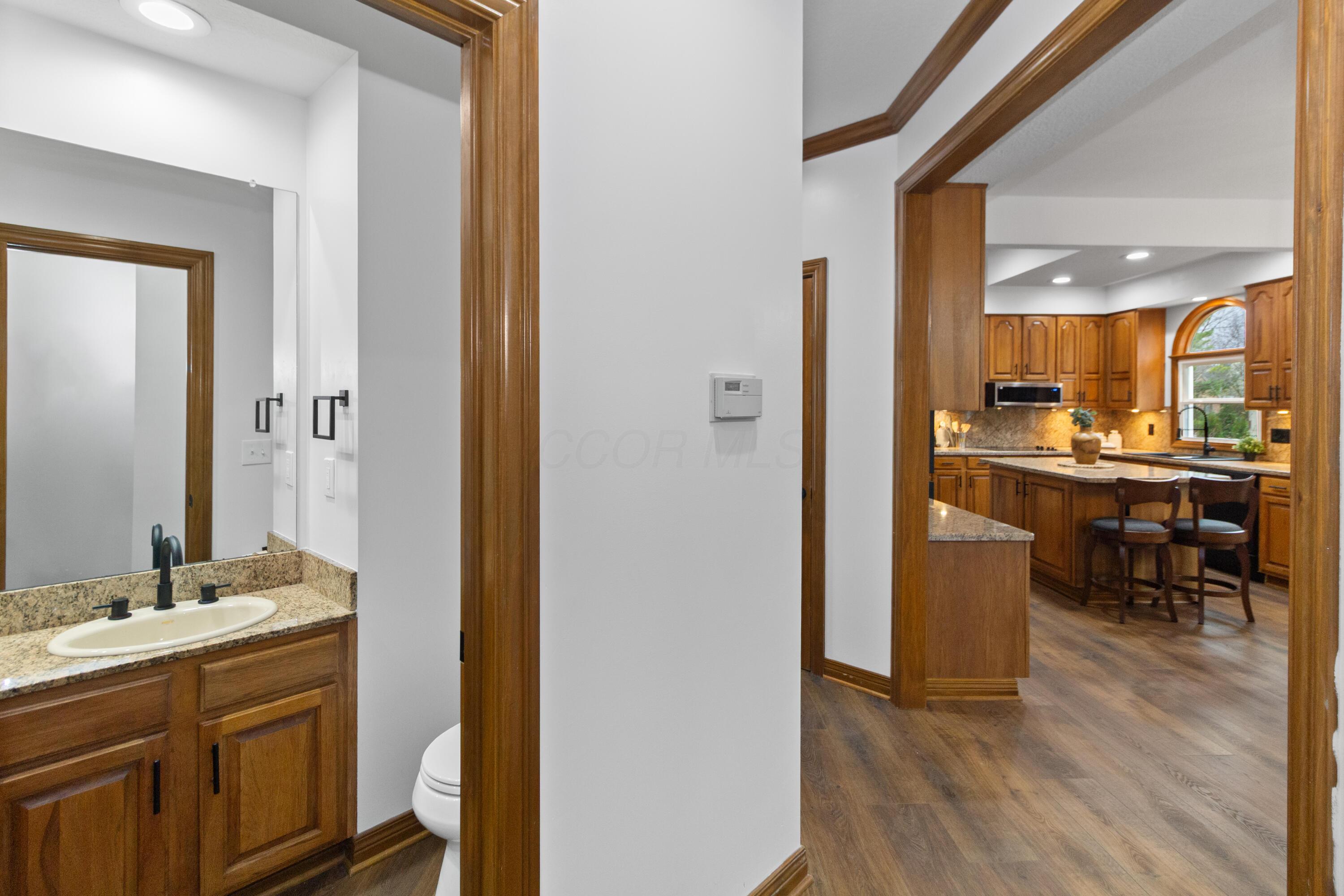 4884 Avondale Ridge Drive, Dublin, Ohio image 16