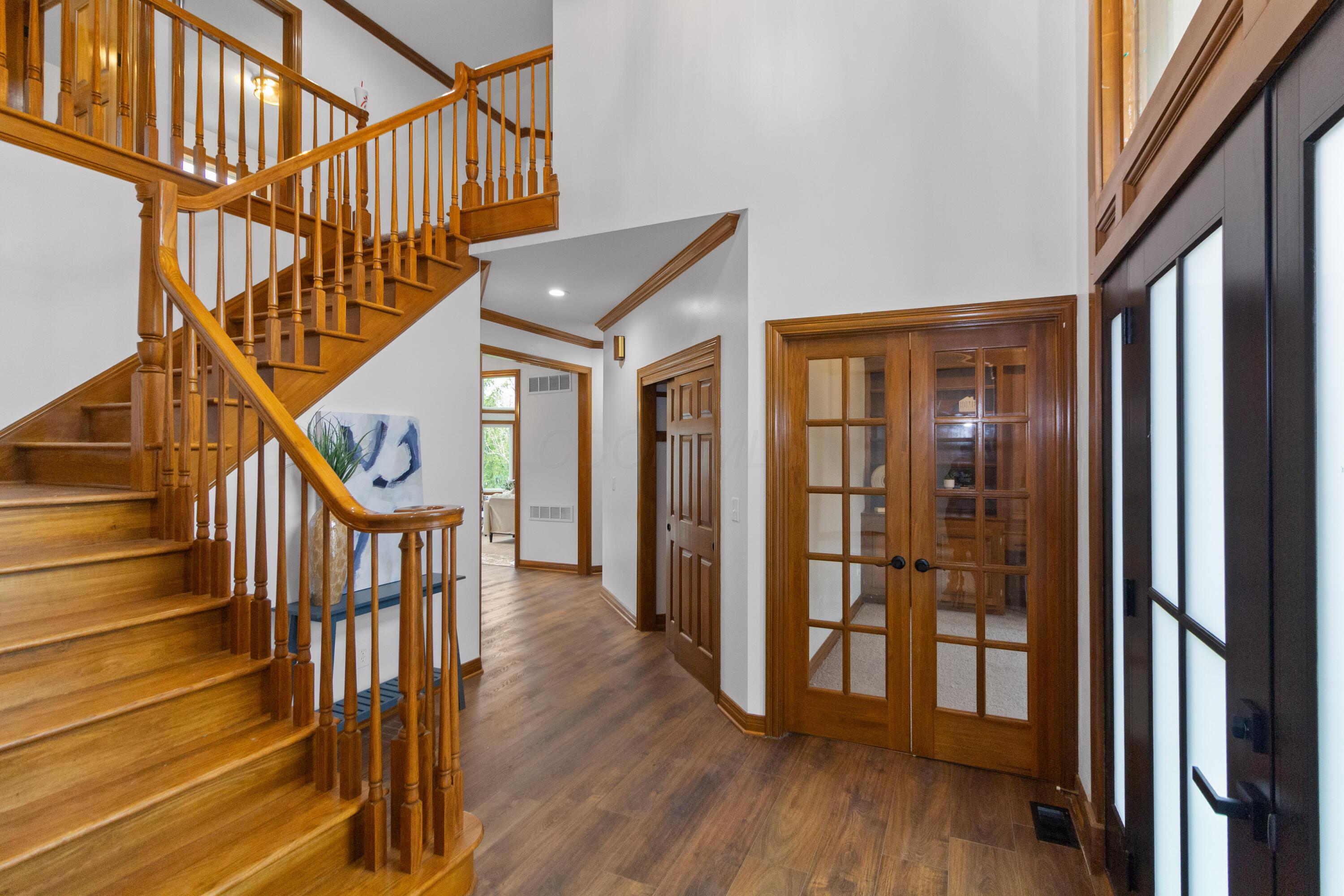 4884 Avondale Ridge Drive, Dublin, Ohio image 3