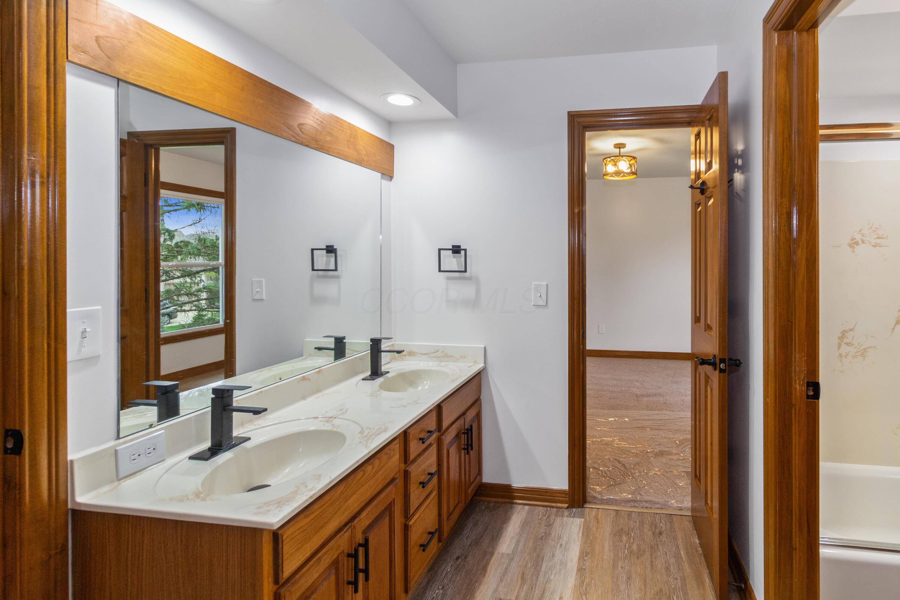 4884 Avondale Ridge Drive, Dublin, Ohio image 34